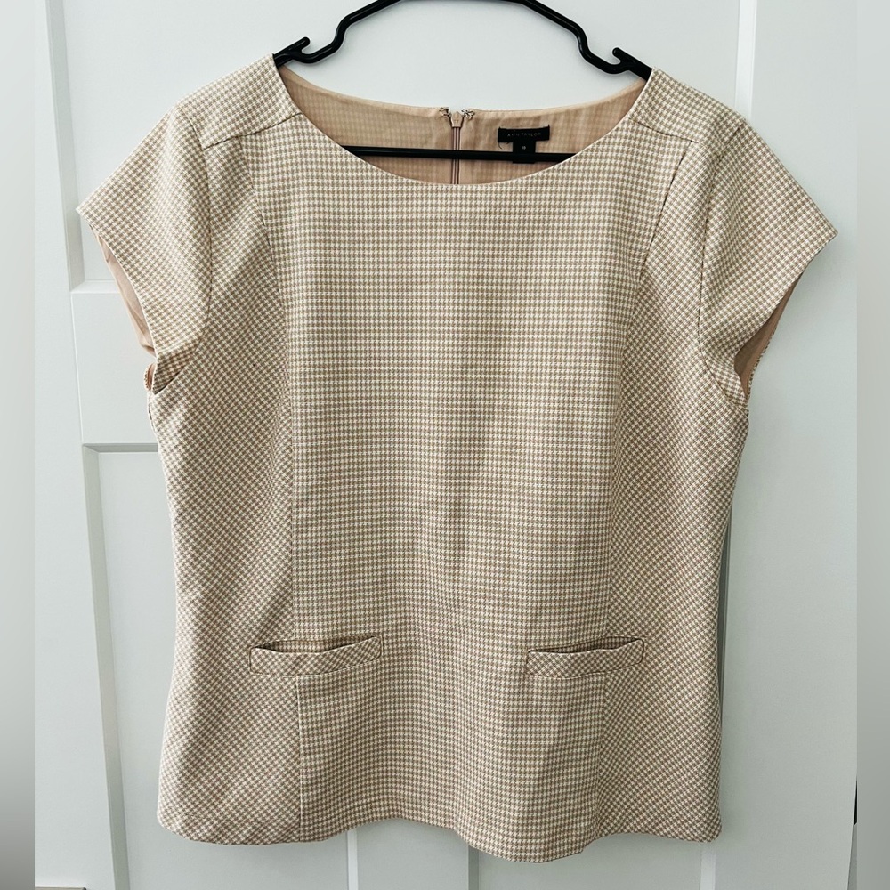 Ann Taylor Houndstooth tan blouse — 10, lightly worn!